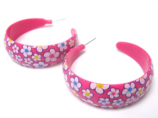 Flower print acryl arc earring