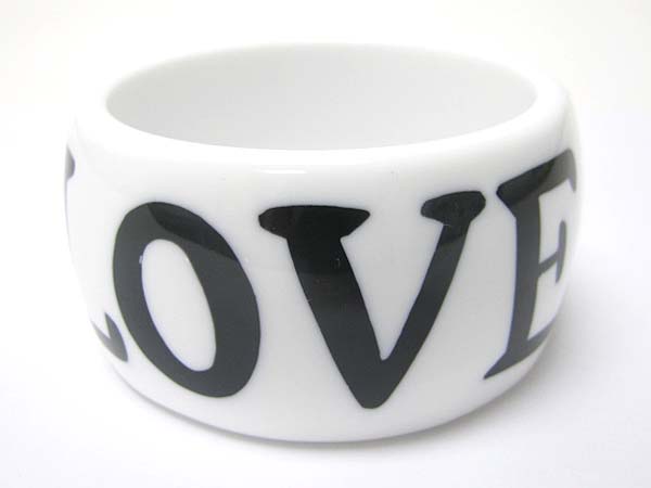 Love acryl bangle