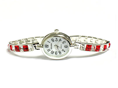 Single line baguette crystal metal band watch