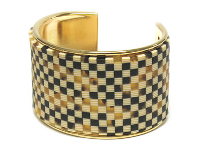 Mosaic dandy sythetic shell hoop bracelet