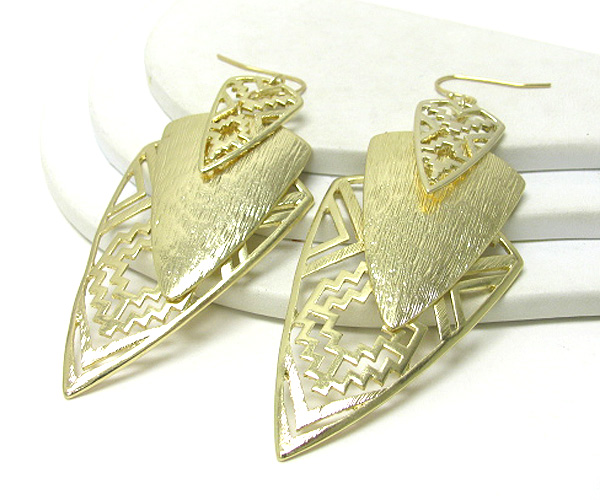 Metal arrowhead earring 