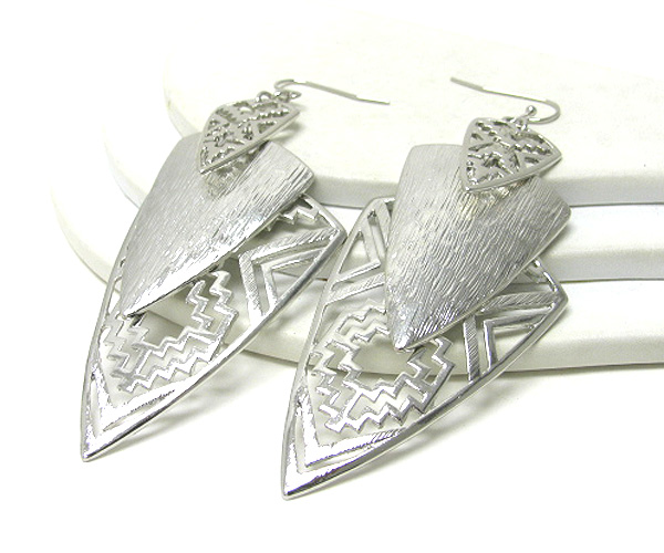 Metal arrowhead earring