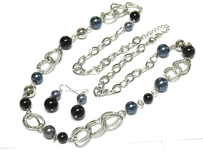 Glass pearl and chain link long necklace and earring set