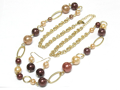 Glass pearl and chain link long necklace and earring set