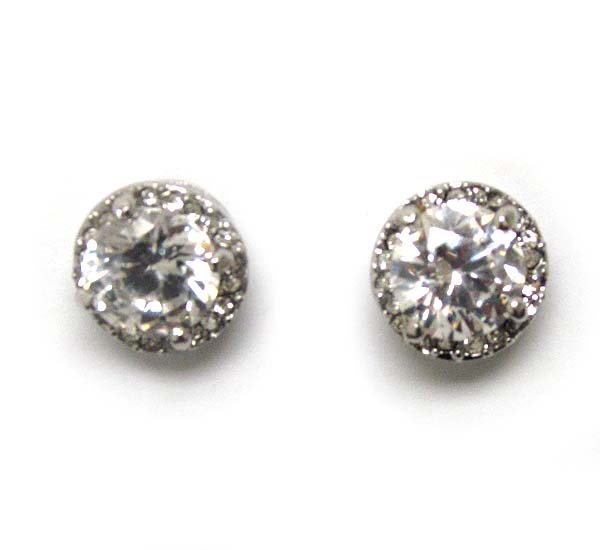 Cbrystal round stud earring