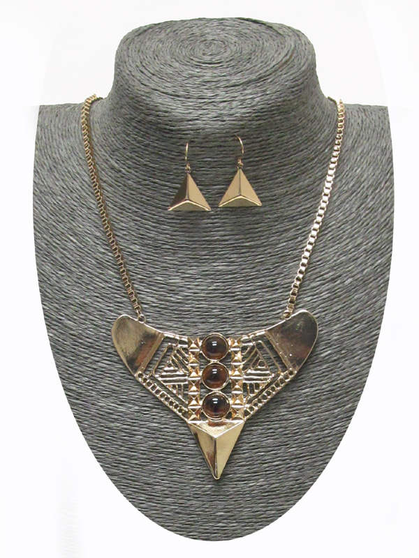 Triple stone on metal filigree triangle pendant necklace earring set