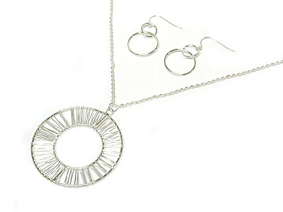 Metal double circle necklace and earring set