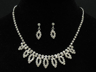 Rhinestone leaces pattern necklace and earring set