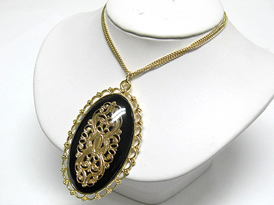 Metal filigree oval pendant neckalce