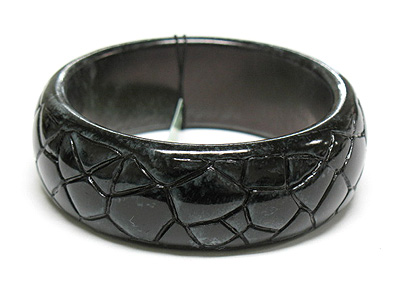 Crack surface acrylic bangle