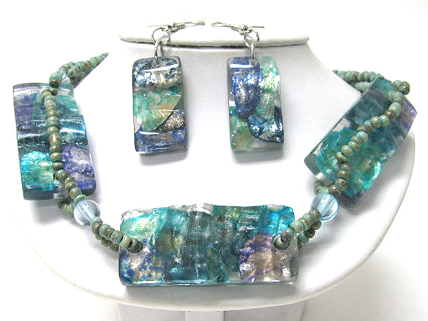 Natural sea shell and seed beads necklace earring set