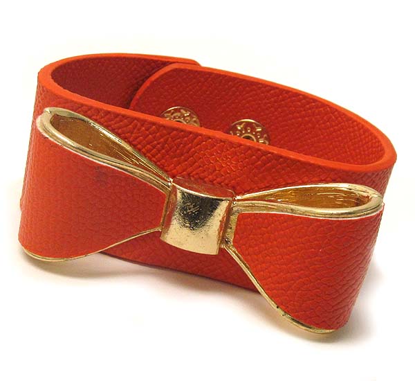 Metal leather with ribbon design button bracelet