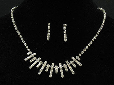 Rhinestone stick pattern necklace and earring set