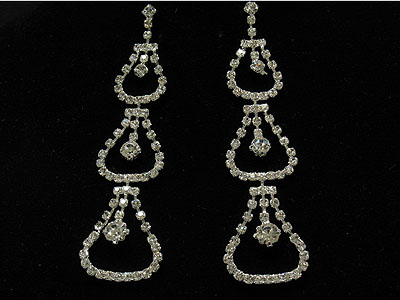 Rhinestone boutique style triple tear pattern dangles earring