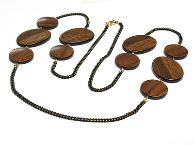 Painted metal chain and multi shape wooden disk long necklace