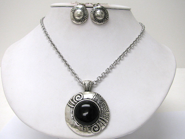 Natural stone and art textured metal medallion necklace earring set