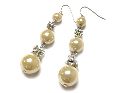 Three pearl drop earring