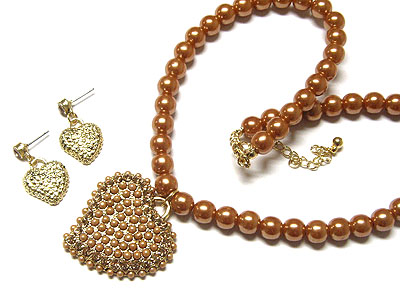 Pearl and crystal heart necklace set