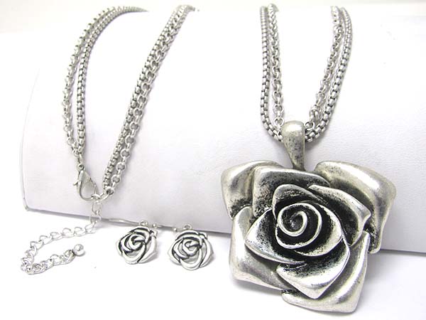 Burnish metal flower pendant and chin necklace set