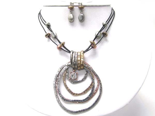 Multi burnish metal round pendant cord necklace set