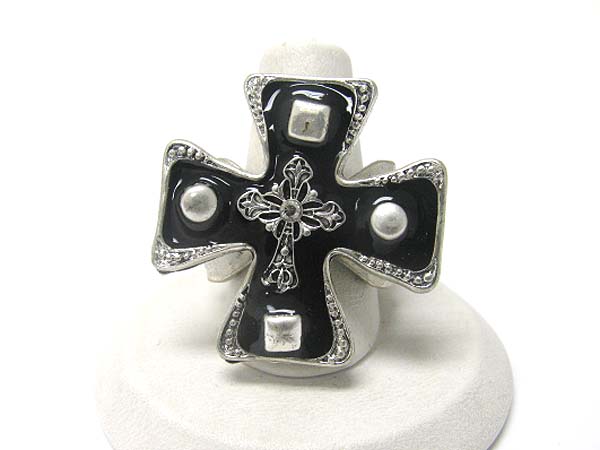 Metal patina cross stretch ring