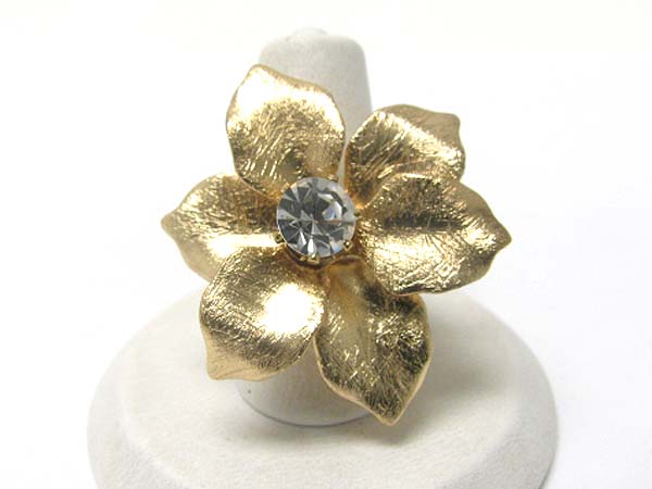 Crystal stud scratch metal flower ring - brass metal