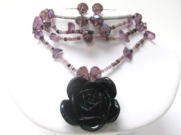 Acryl flower and natural chip stone necklace set