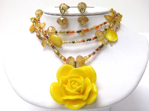 Acryl flower and natural chip stone necklace set