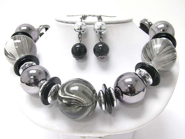 Murano glass ball and metal ball necklace set