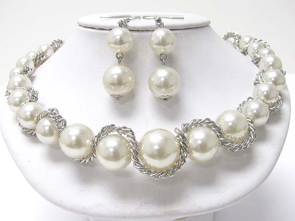 Pearl ball and chain neckalce set