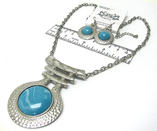 Turquoise stone round pebble metal chain necklace earring set