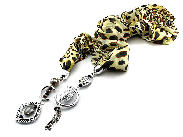 Leopard print scarf necklace - 100% polyester 