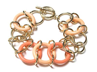 Chain and acryl hoop link bracelet