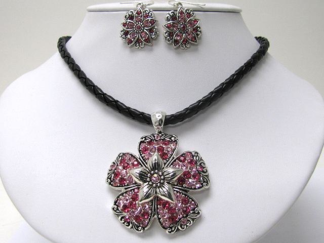 Crystal and metal filigree flower pendant necklace earring set