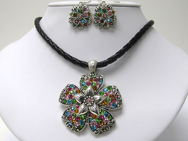 Crystal and metal filigree flower pendant necklace earring set