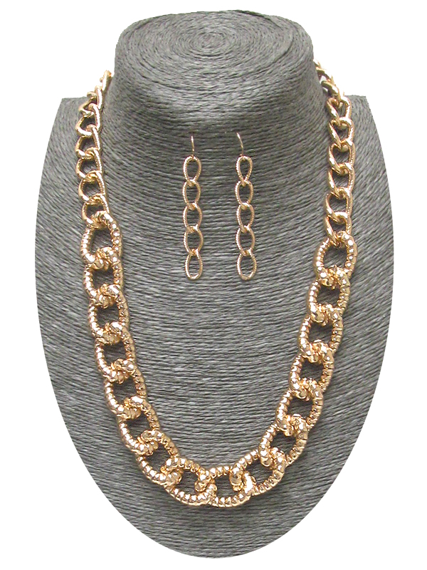 Textured thick metal chain necklace earring set