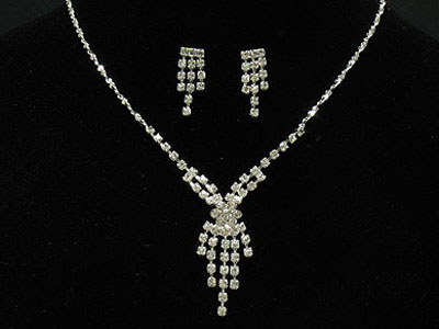 Rhinestone 5 dangle necklace and earring set