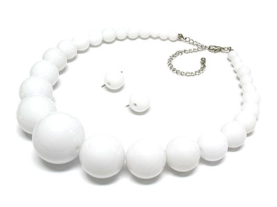 Formica ball beads necklace and earring set