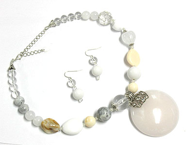 Natural stone  round pendant and  ball necklace set