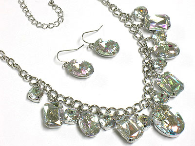 Epoxy stone and crystal necklace and earring set