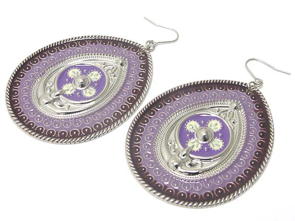 Filigree metal epoxy oval earring