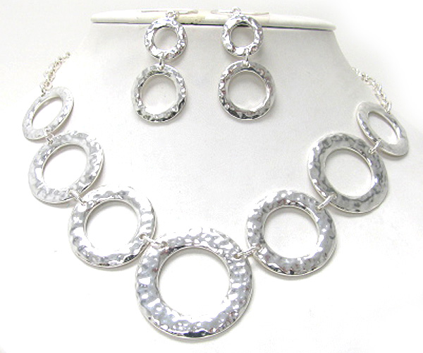 Multi round ring hammered chain necklace earring set