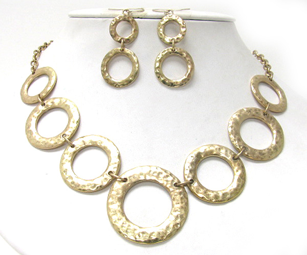 Multi round ring hammered chain necklace earring set