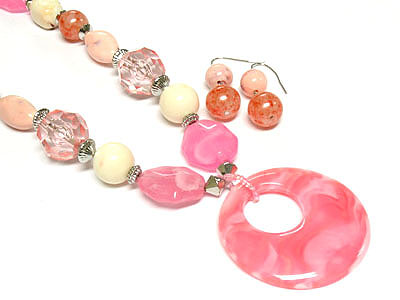 Acryl dounut and natural stone beads necklace and earring set