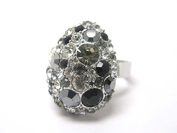 Multi crystal bubbled oval adjustable ring