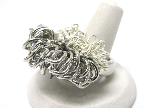 Metal chain link stretch ring