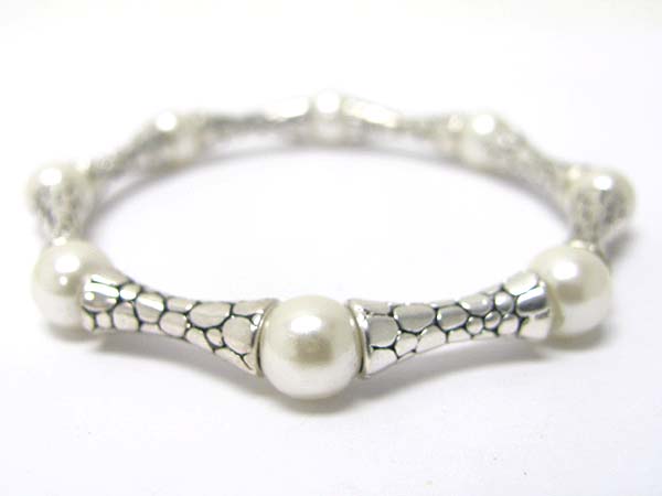 Pearl and pebble textured metal link bracelet