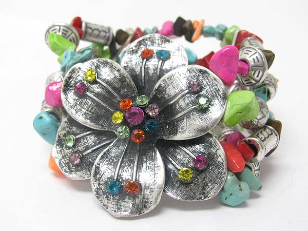 Crystal stud metal flower and natural chip stone stretch bracelet