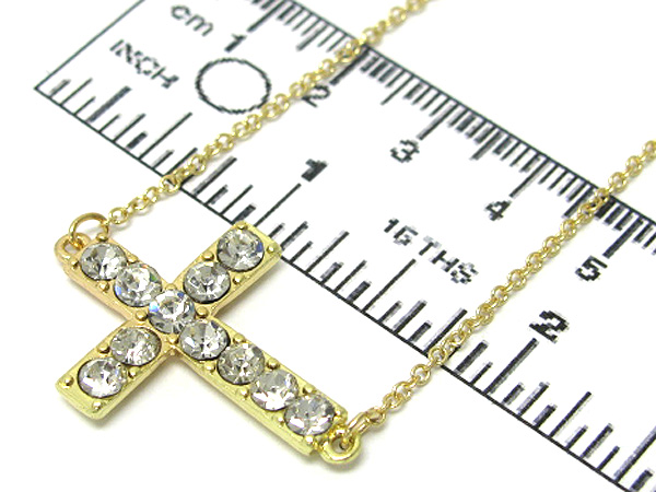 Crystal leaned cross chain necklace