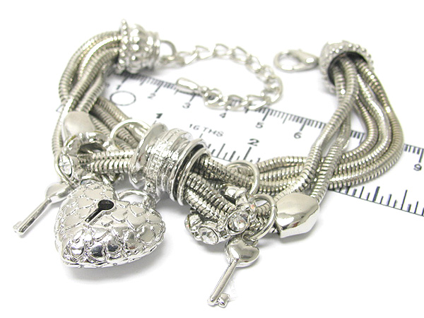 Metal pebble heart and keys theme with crystal ring link charm bracelet